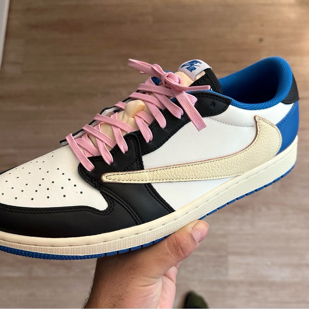 Travis Scott Jordan 1 fragment low size 13
